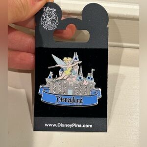Disneyland Tinker Bell and castle trading pin